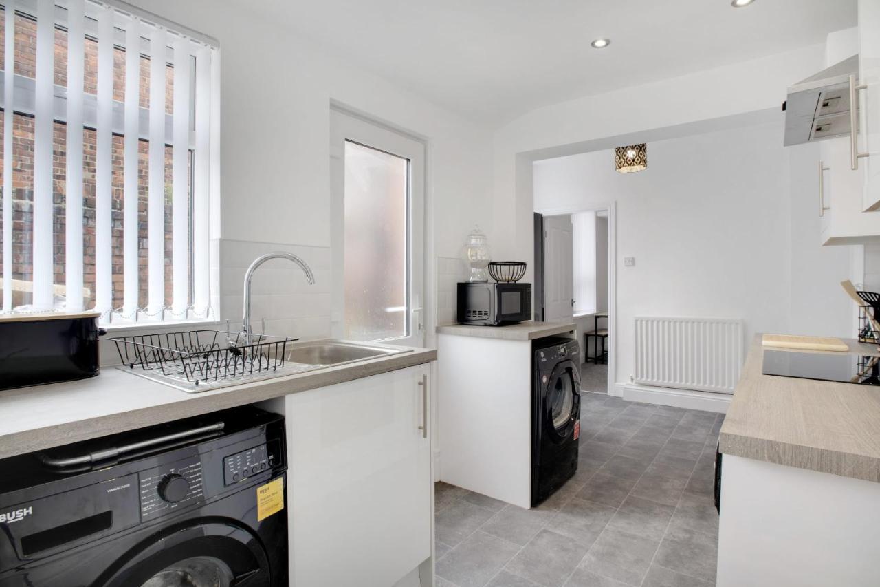 Stunning 4-Bedroom, 2 Bathrooms In Sunderland Sunderland  Eksteriør bilde