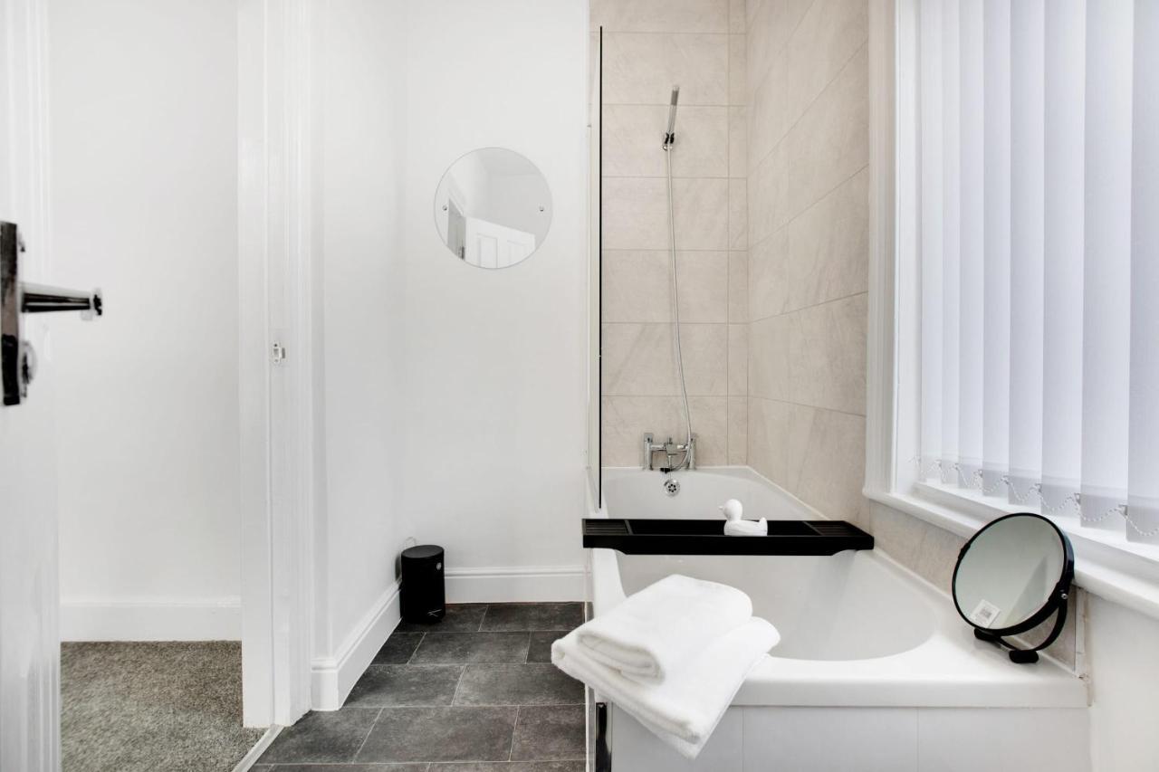 Stunning 4-Bedroom, 2 Bathrooms In Sunderland Sunderland  Eksteriør bilde