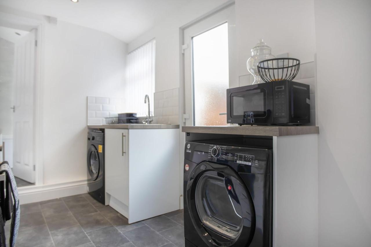 Stunning 4-Bedroom, 2 Bathrooms In Sunderland Sunderland  Eksteriør bilde
