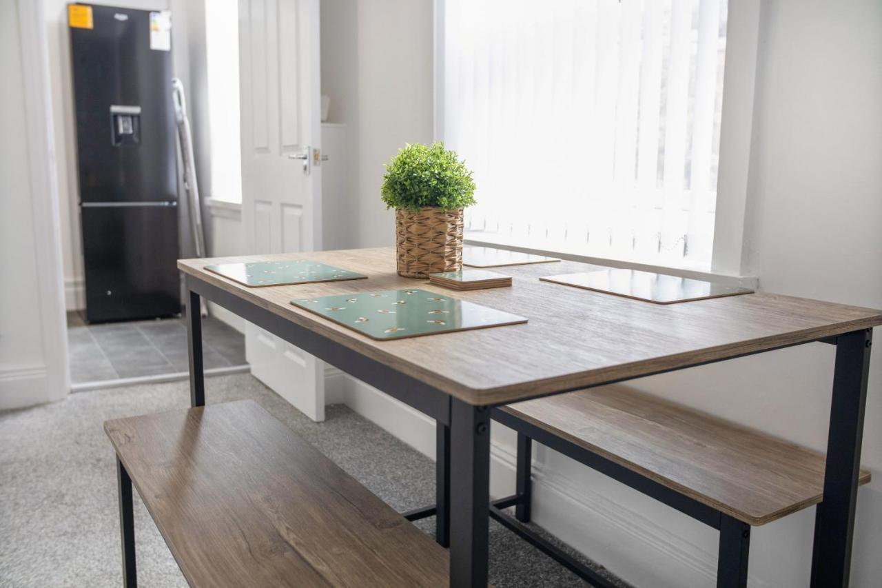 Stunning 4-Bedroom, 2 Bathrooms In Sunderland Sunderland  Eksteriør bilde