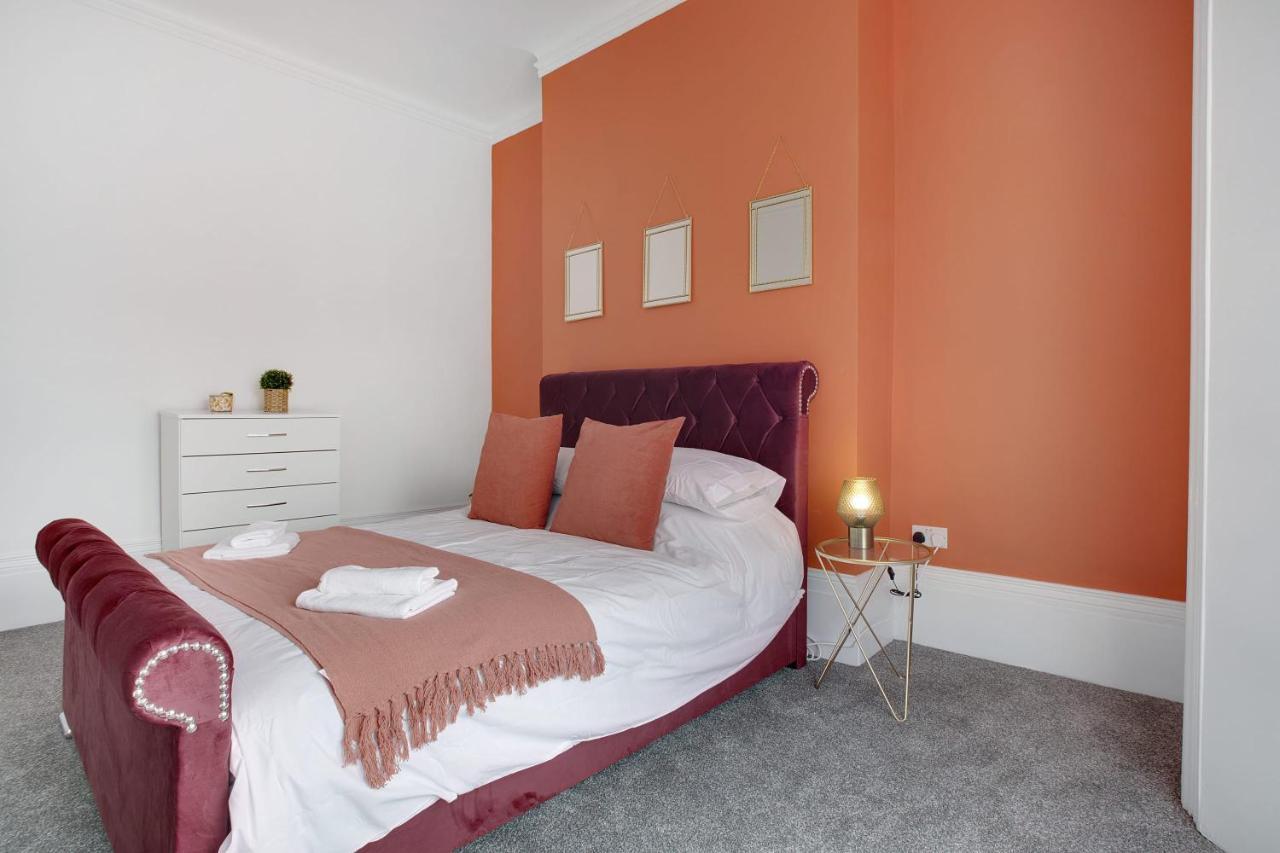 Stunning 4-Bedroom, 2 Bathrooms In Sunderland Sunderland  Eksteriør bilde